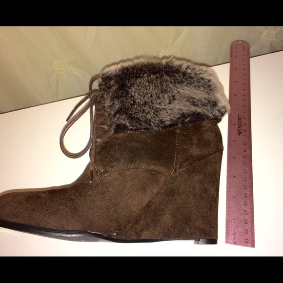 Booties, lace up with faux fur trim, 8 - Picture 3 of 7